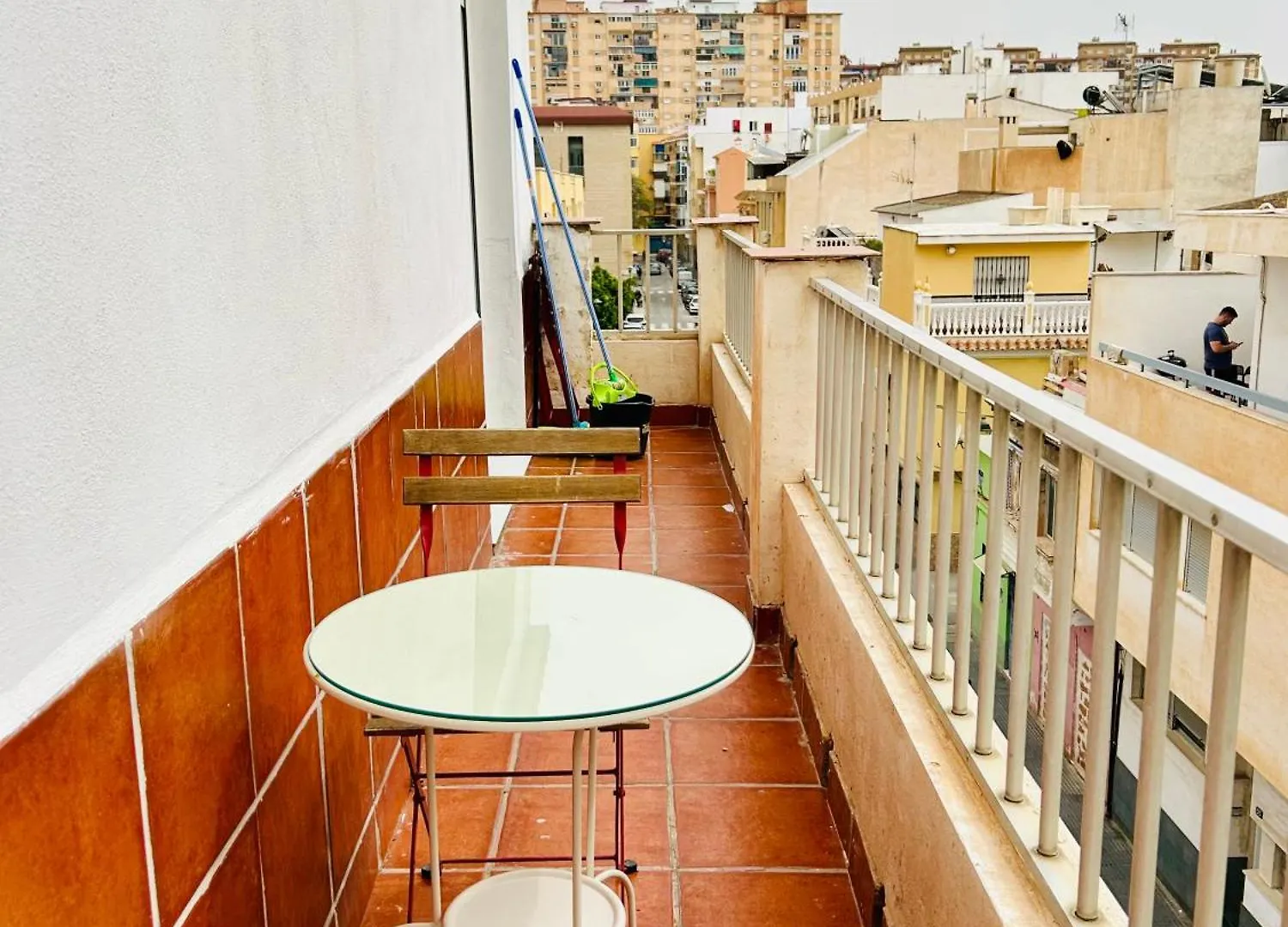 Grand Studio Huelin location